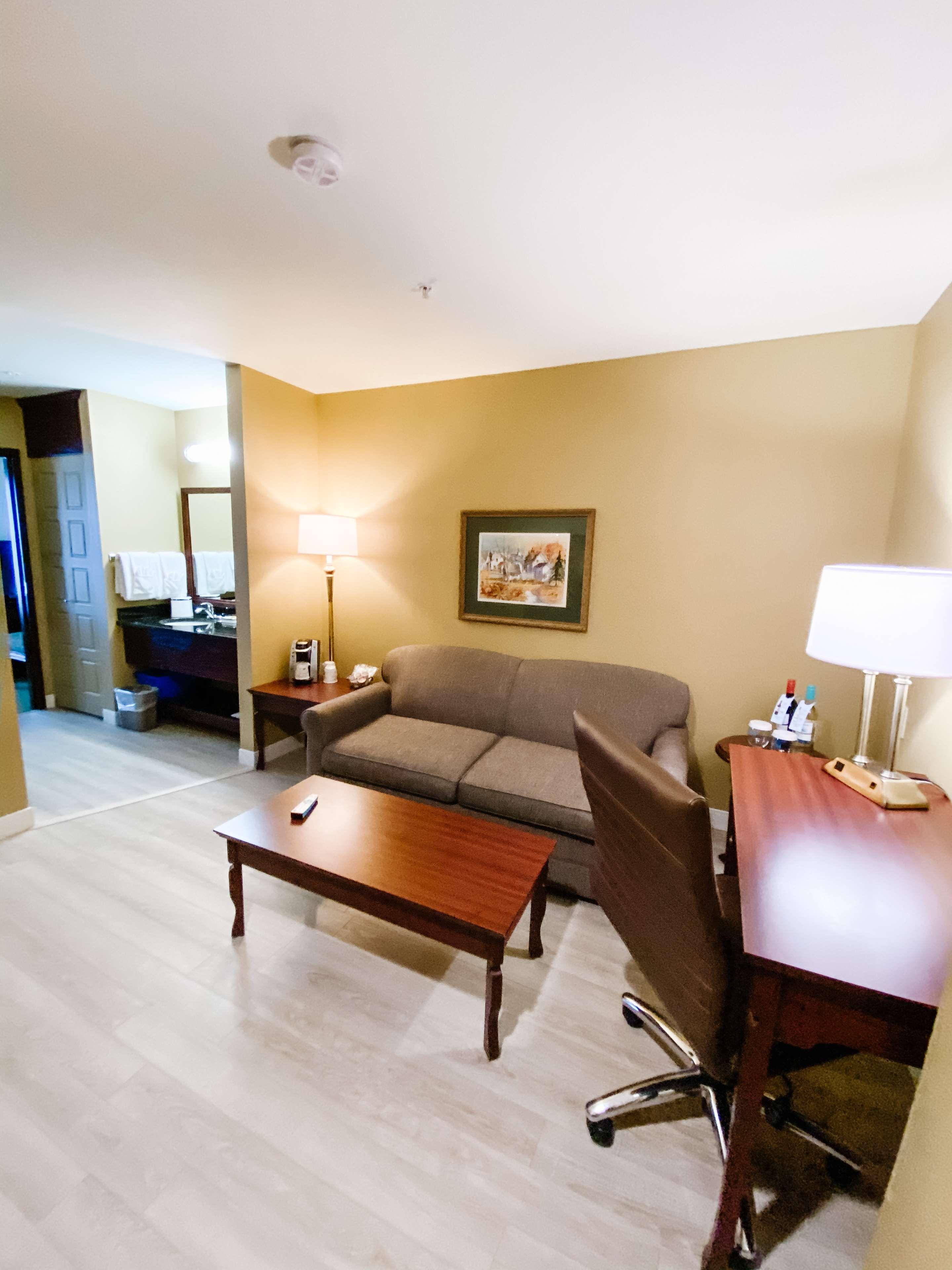 Best Western Plus Grand-Sault Hotel&Suites Exterior foto